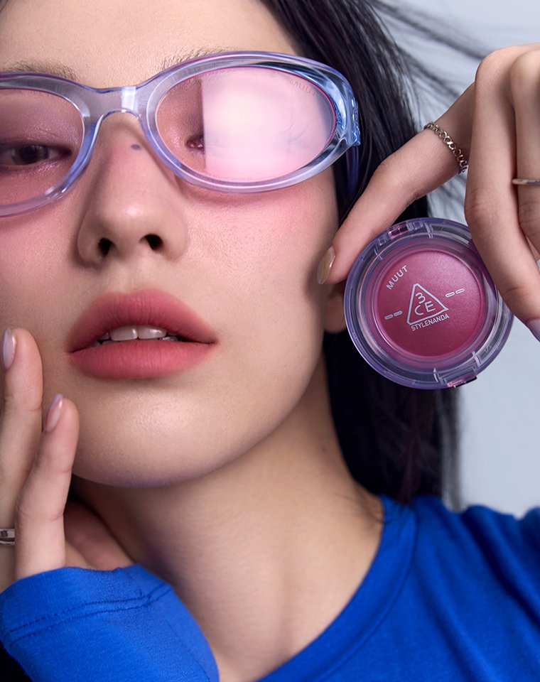 Bouncy Blur Balm fig soda model
