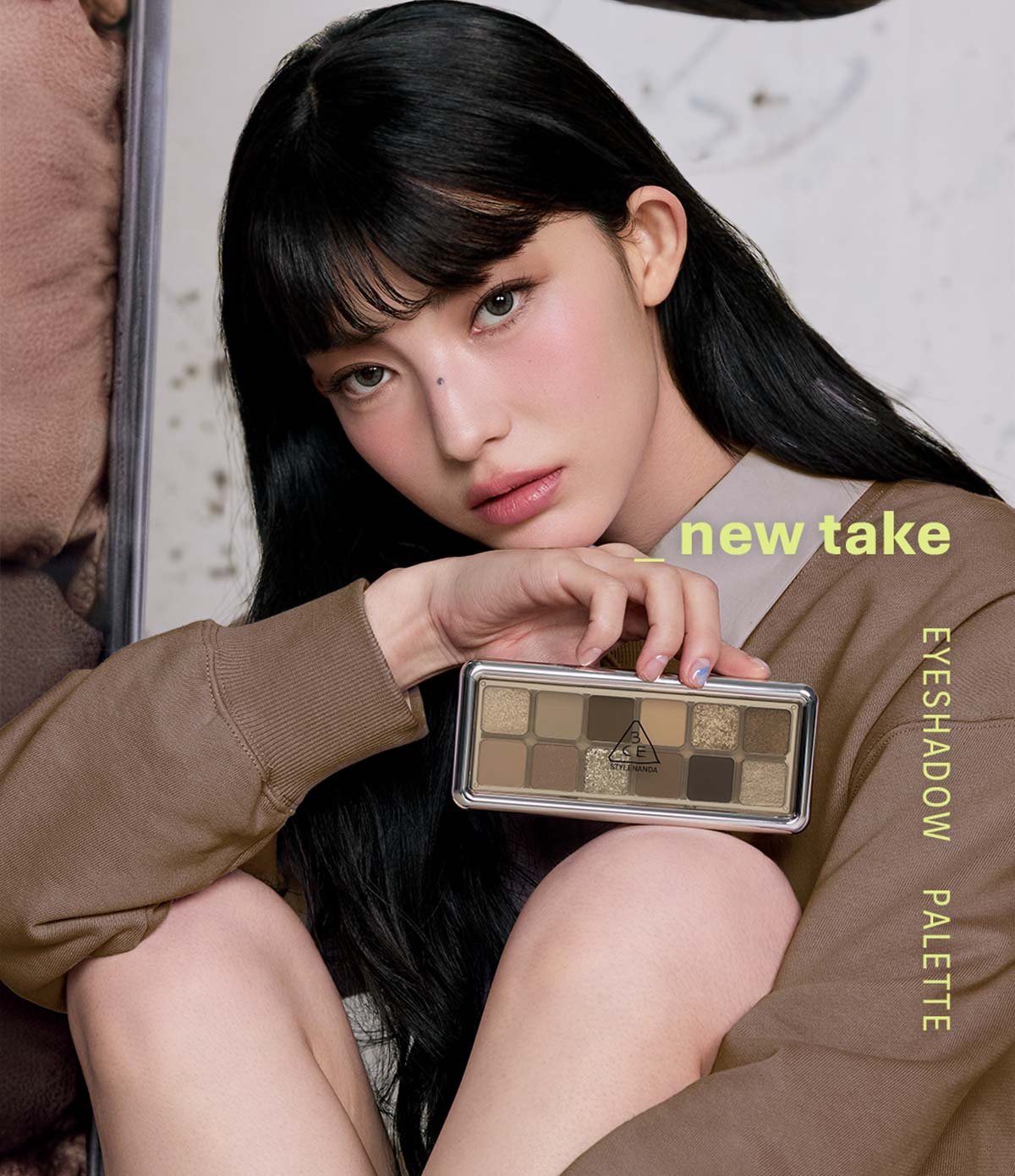 model visual of 3CE New take eye shadow palette