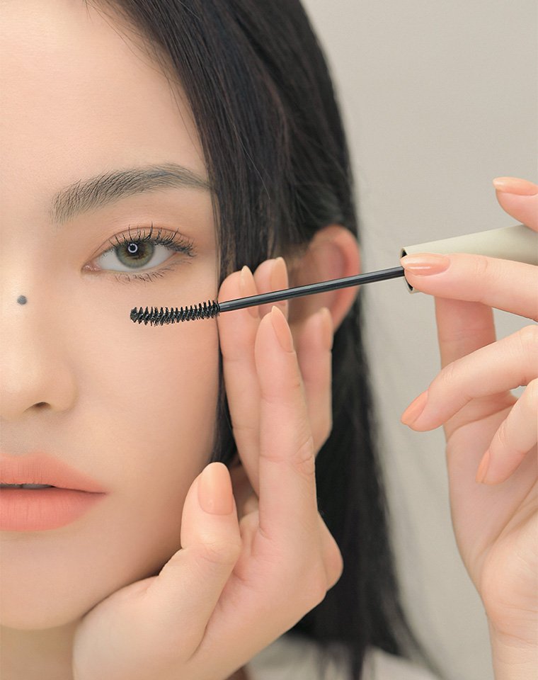 3CE SLIM FIX WATERPROOF MASCARA MODEL