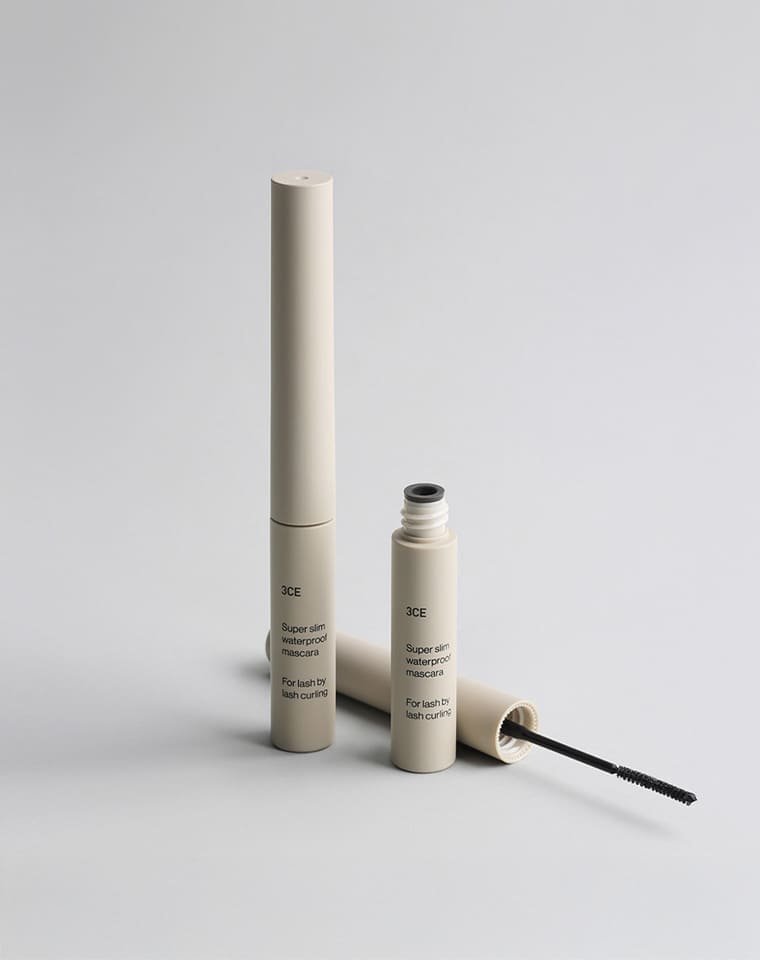 Super Slim Waterproof Mascara Black Display