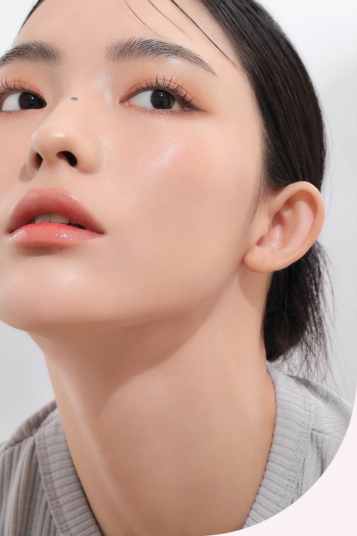 model visual of 3CE bare cover cushion