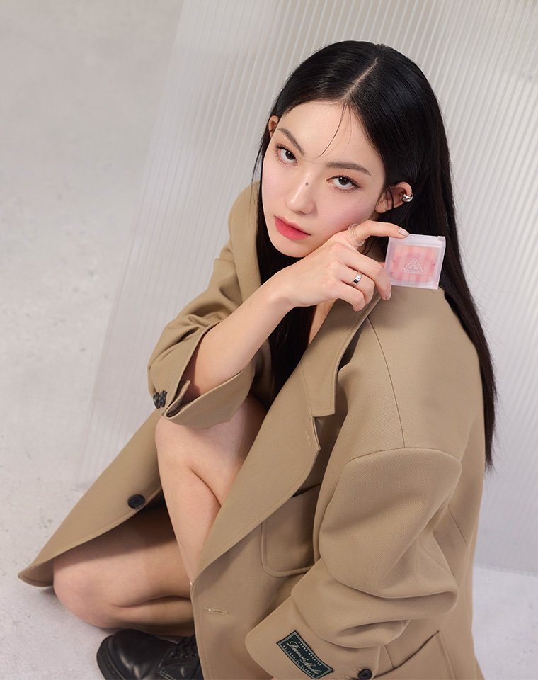 BLUR VEIL POWDER Model