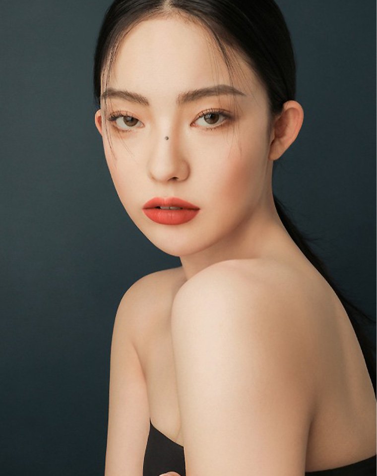 Active Lady Model