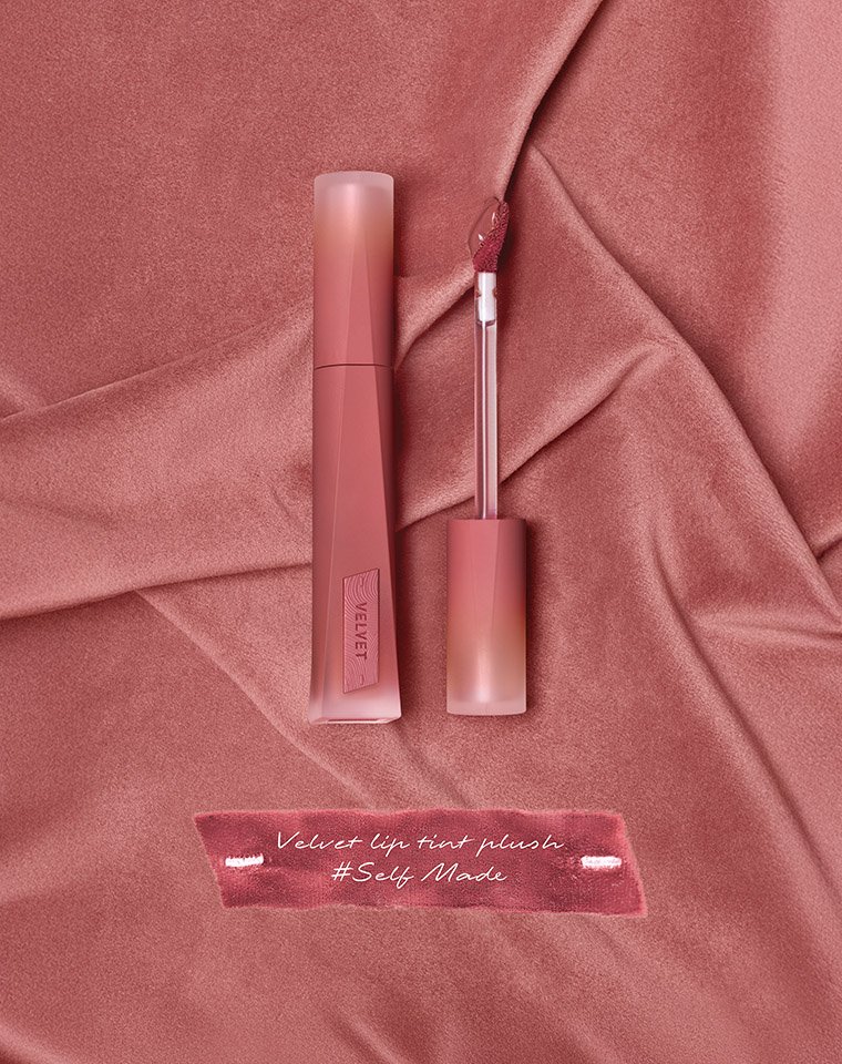3CE VELVET LIP TINT PLUSH self made display