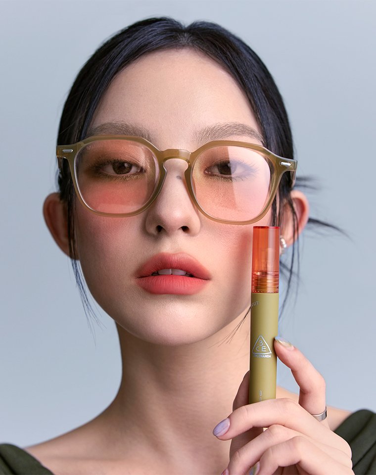 velvet lip tint spiced chill model