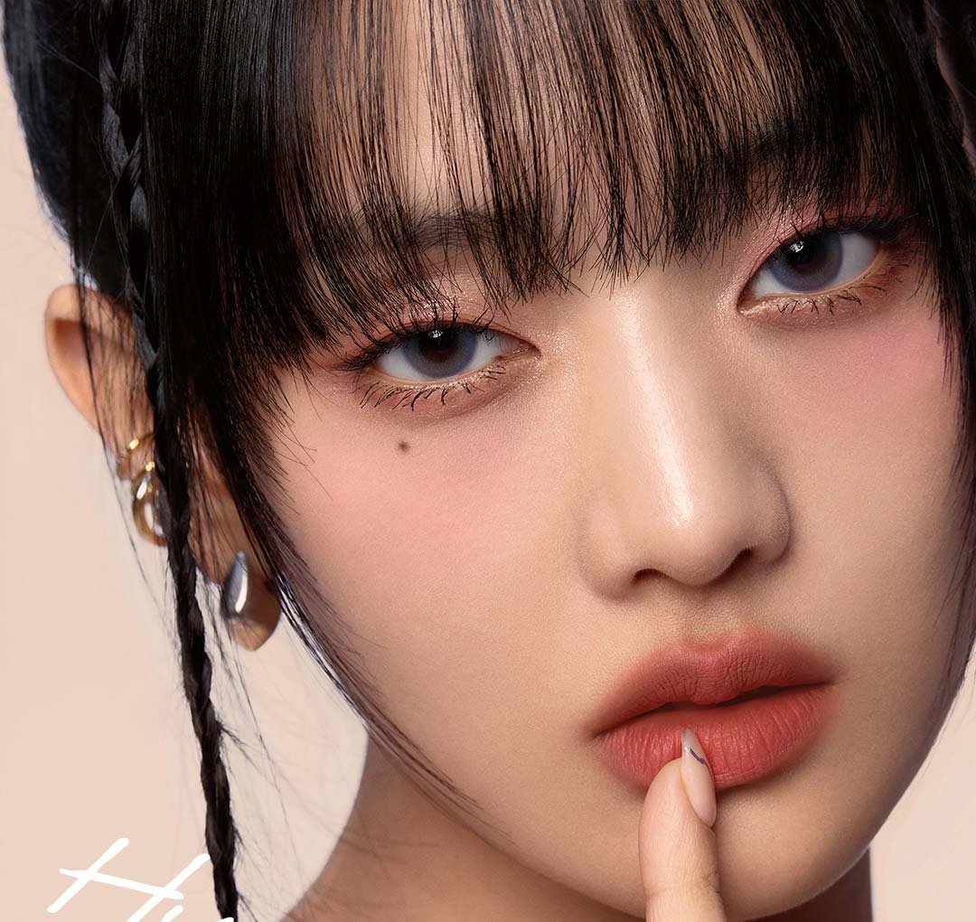 Key model visual of 3CE Cashmere Hug Lipstick