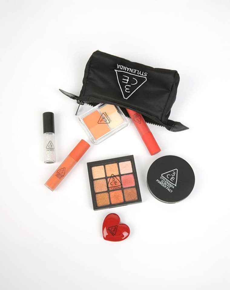 Pouch Mini Black Display