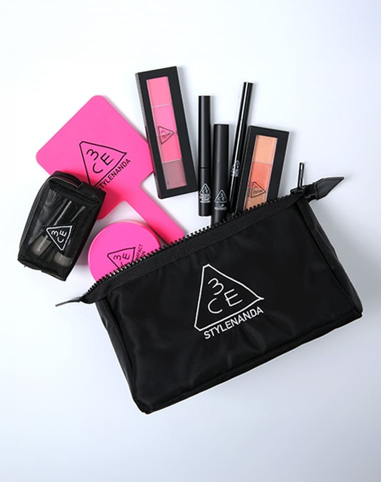 Pouch Black Display