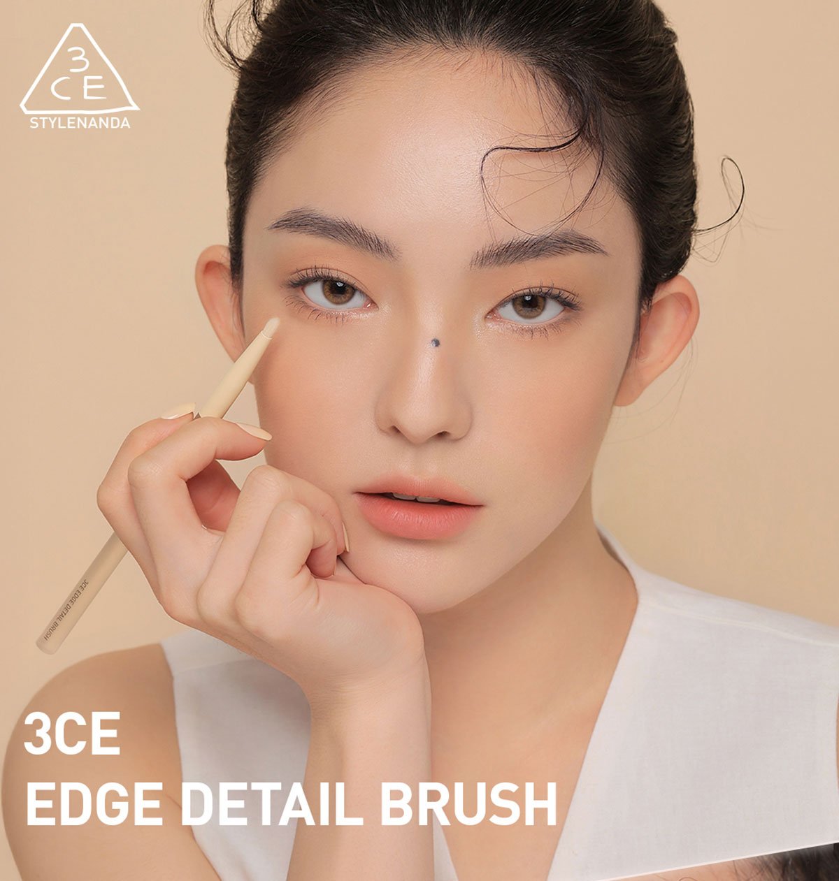 Key model visual of 3CE edge detail brush