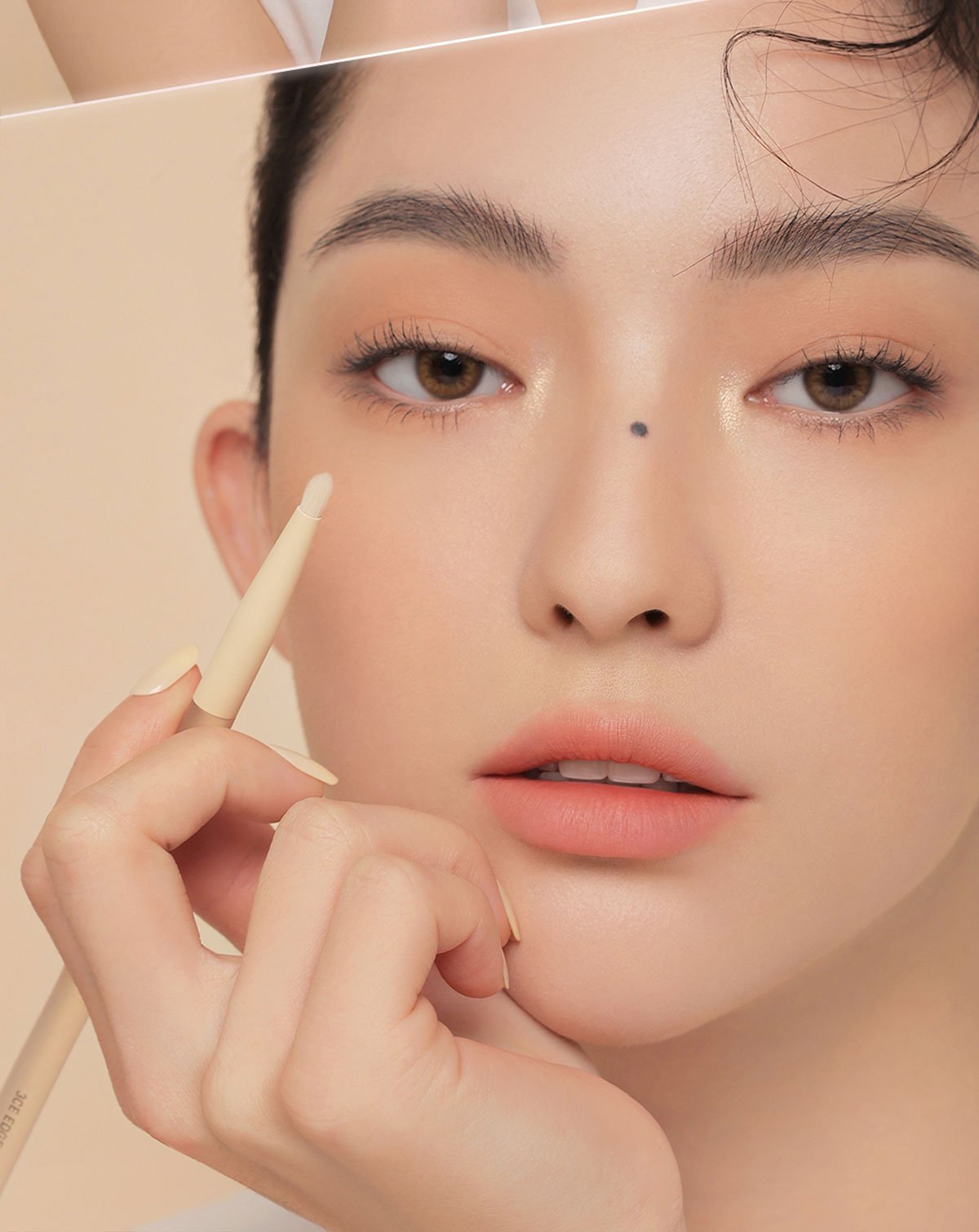 Key model visual of 3CE edge detail brush