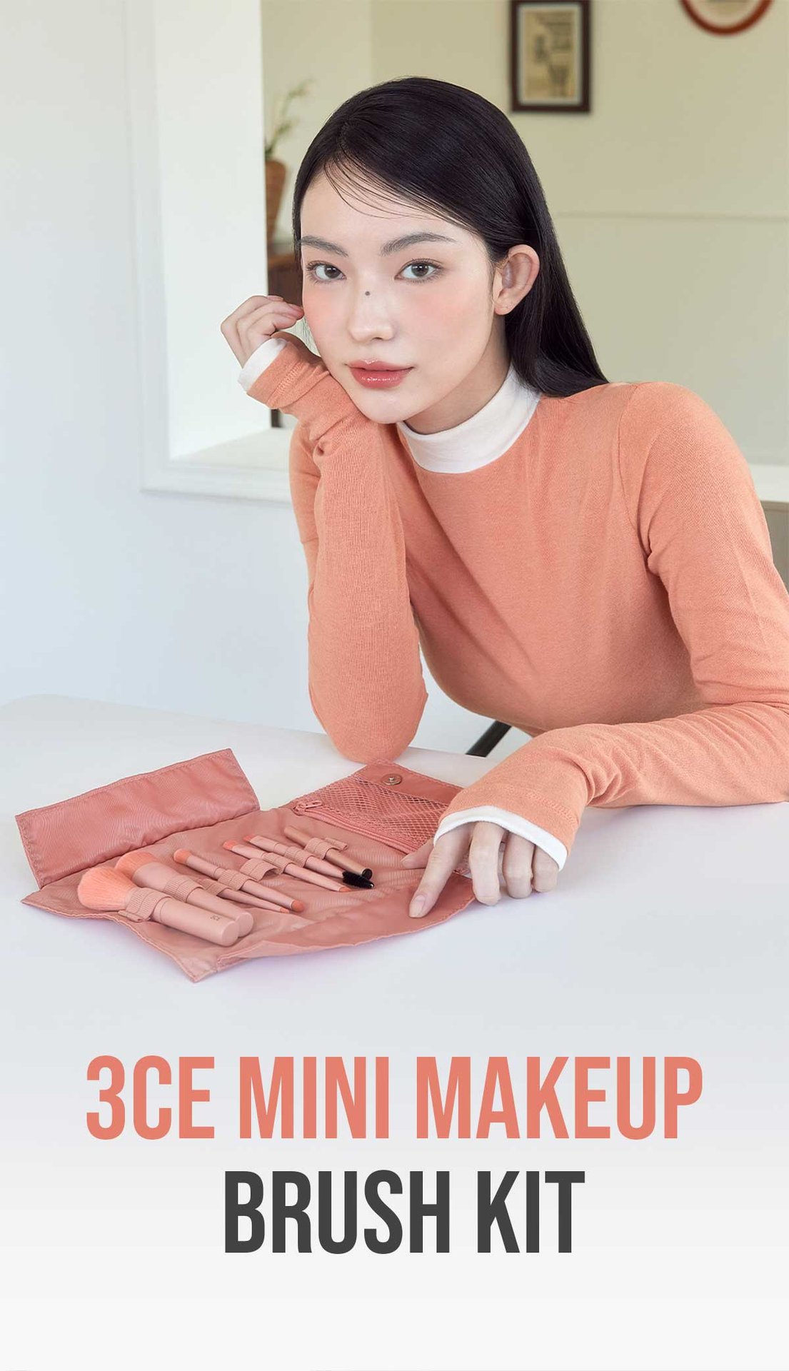 Key model visual of 3CE mini makeup brush kit